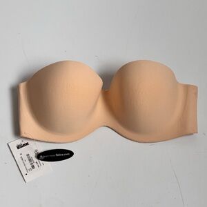 Felina Hint of Skin Underwire Strapless Bra in a nude Size 34B
